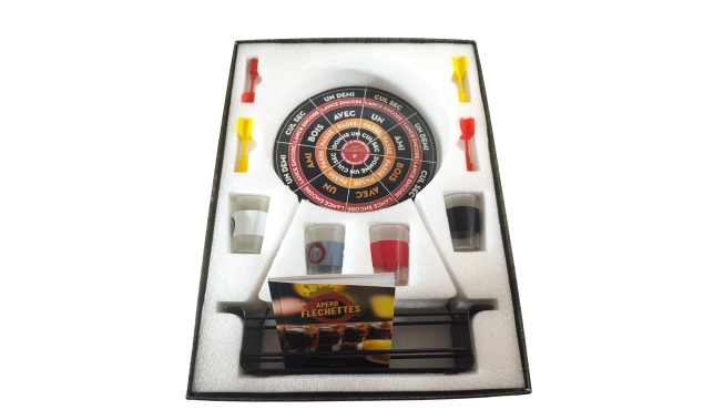 Photo des accessoires de jeu Apéro fléchettes dans sa boîte