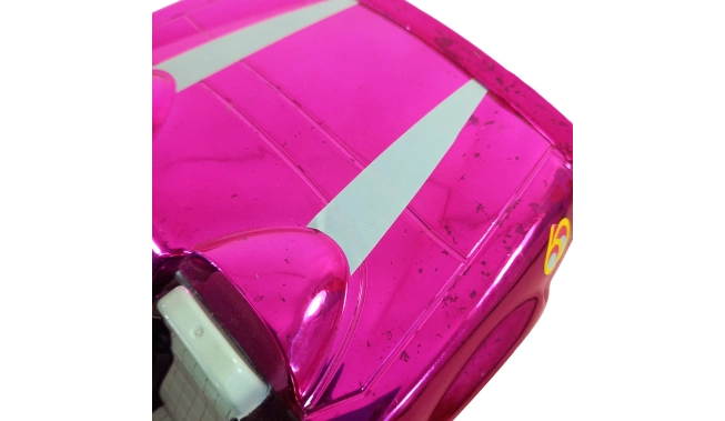 Photo de la voiture télécommandée Dream car Barbie avec la télécommande plastique abîmé