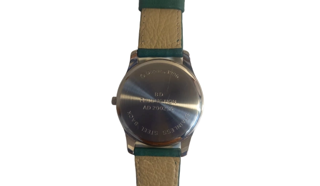 Photo du dos de la montre du Coffret montre Lago winch