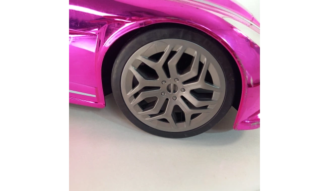 Photo de la jante style tuning de la voiture télécommandée Dream car Barbie