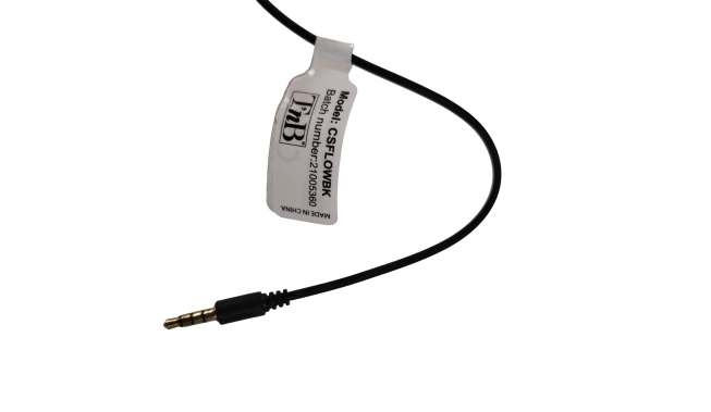 Photo des écouteurs filaire prise jack et étiquette de la marque T'nB