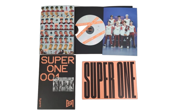 Photo de l'ensemble du Super M le 1er album - Super one