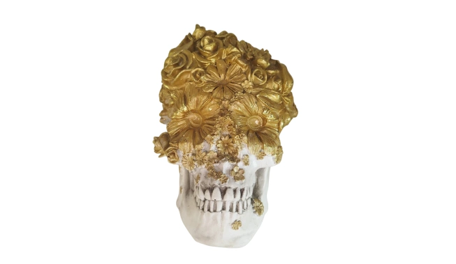 Photo du Crâne avec fleurs dorées vue de face
